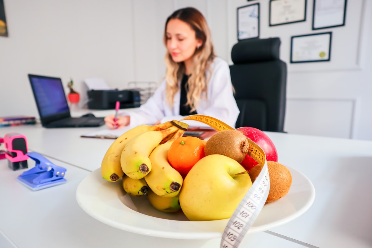 Knife skills demonstration with fresh produce